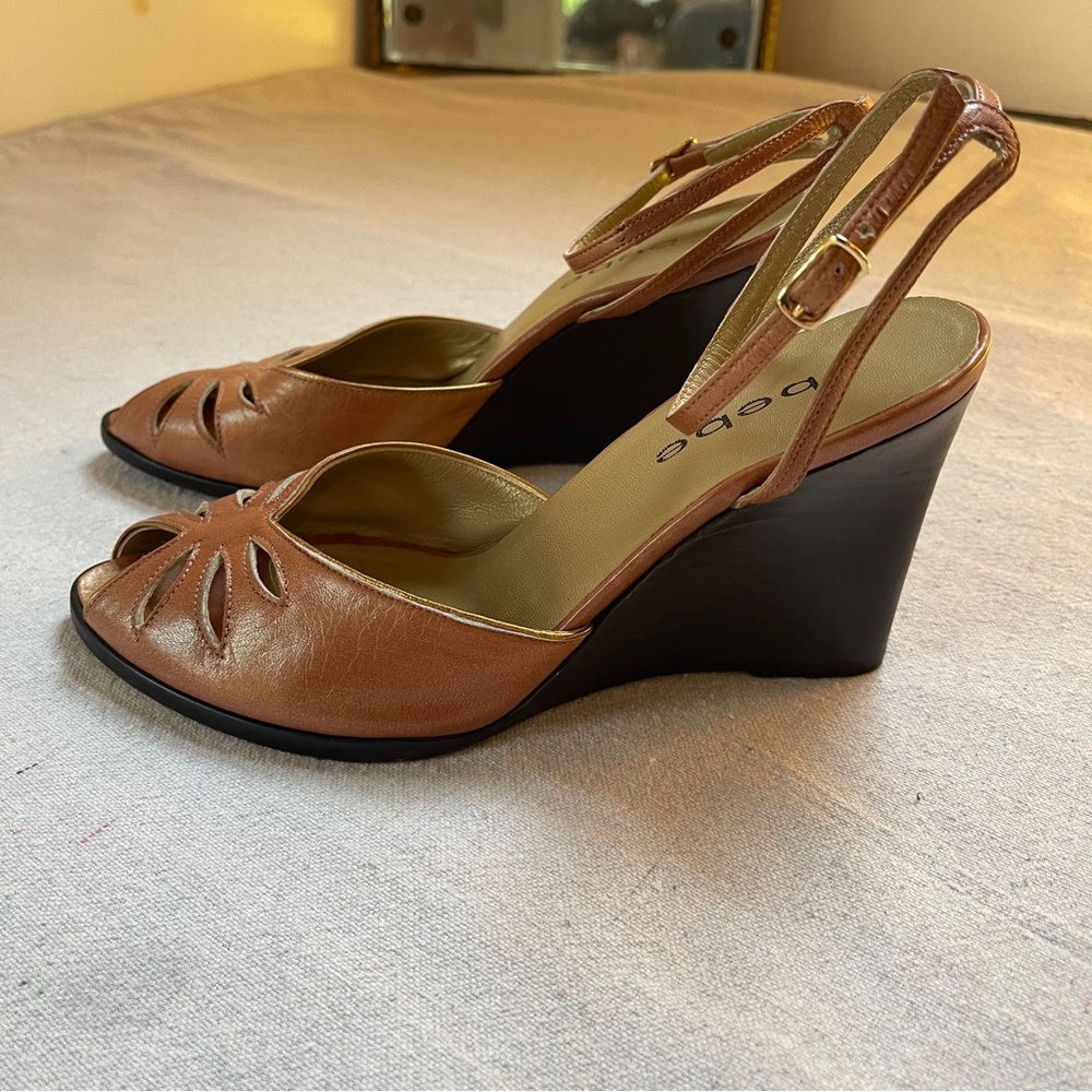 Bebe Tan Wedge Sandals with Gold Piping, Size 7.5- Vintage Style, Ankle Strap